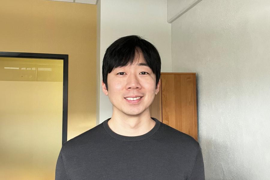 Portrait photo of Dr. Donghoon Lee